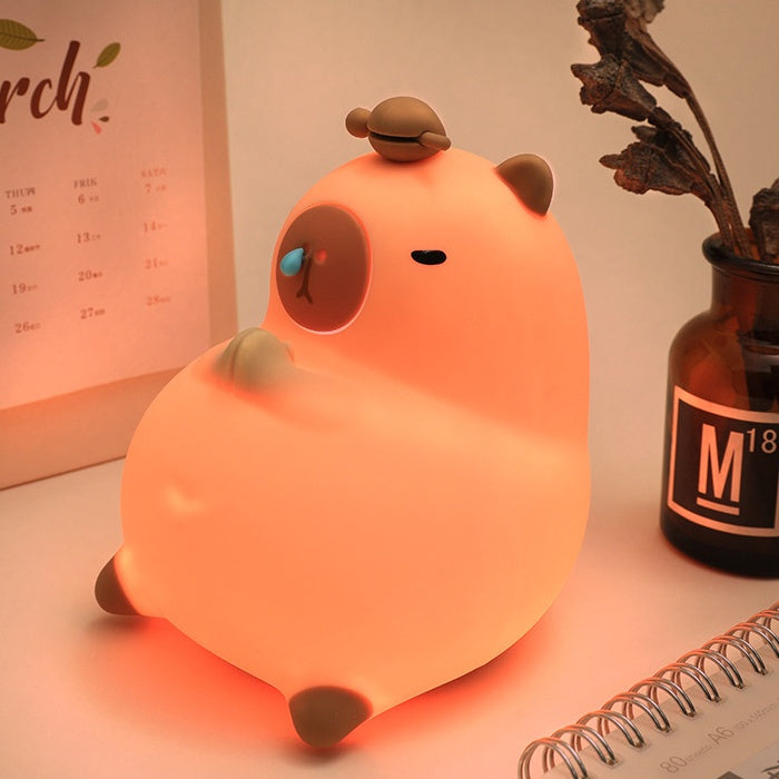 Capivara Ronquenta - Luminária LED Noturna