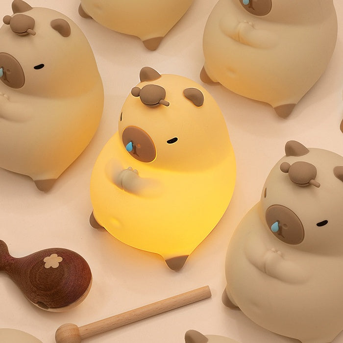 Capivara Ronquenta - Luminária LED Noturna